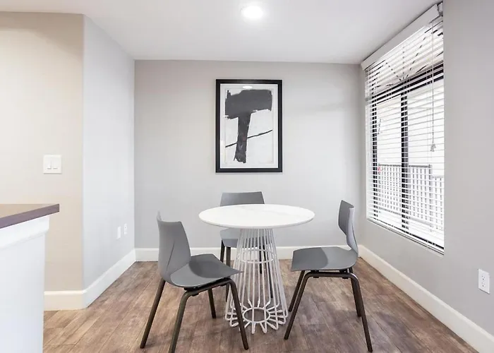 Landing Modern With Amazing Amenities Phoenix
